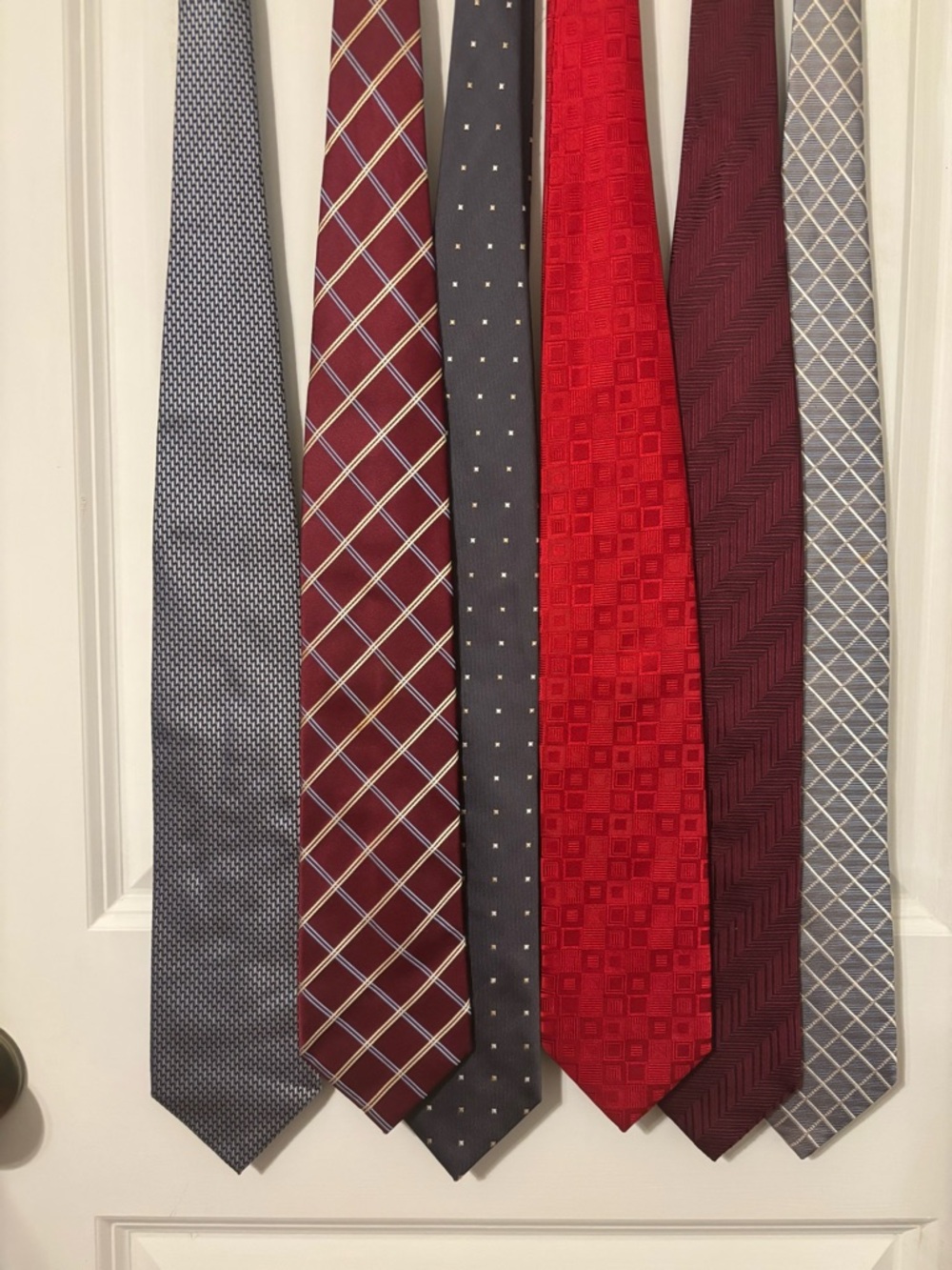 Men's Red and Gray Fashion Tie Set - Classic Patterns